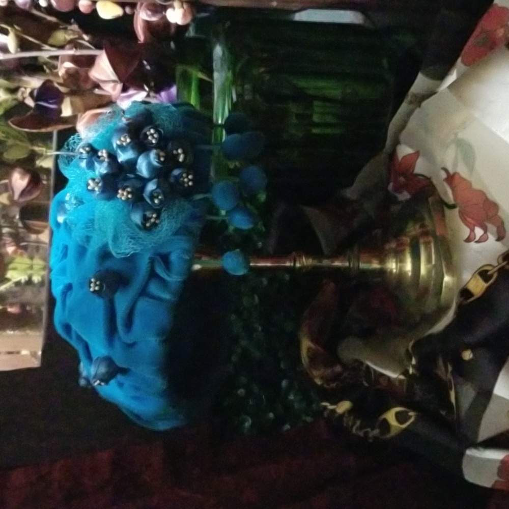 Vintage turquoise velvet hat - Picture 3 of 7